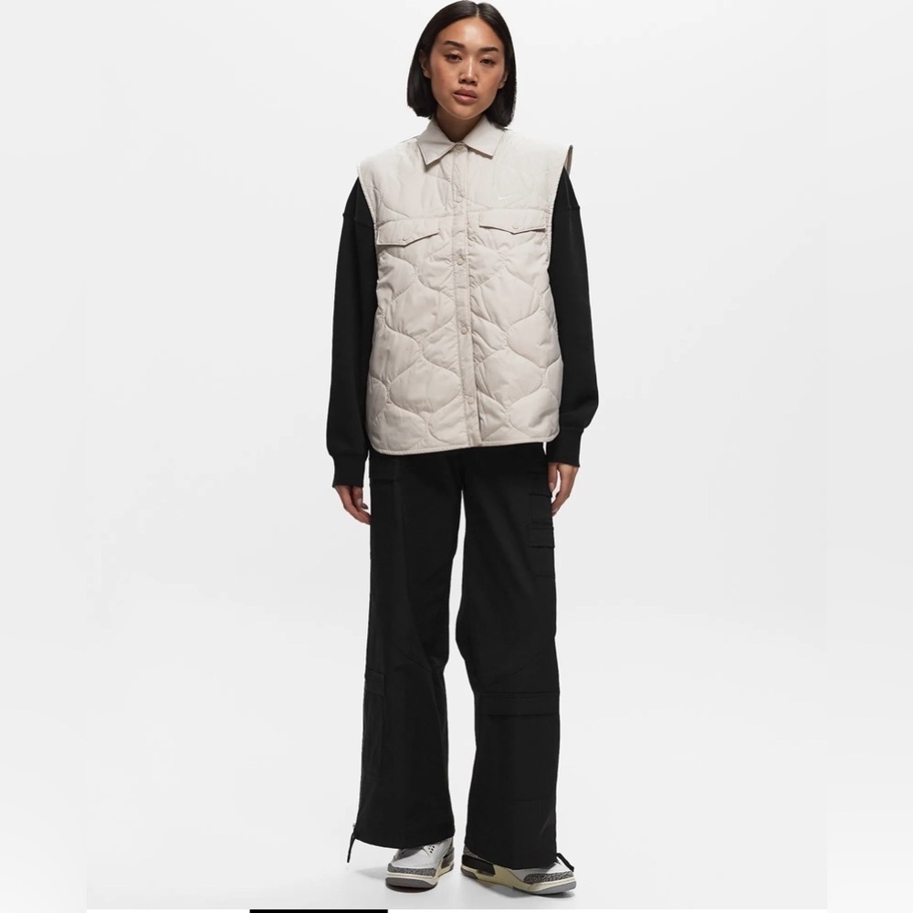 NWT Nike Sportswear Essentials Women’s Beige Vest, Size Large